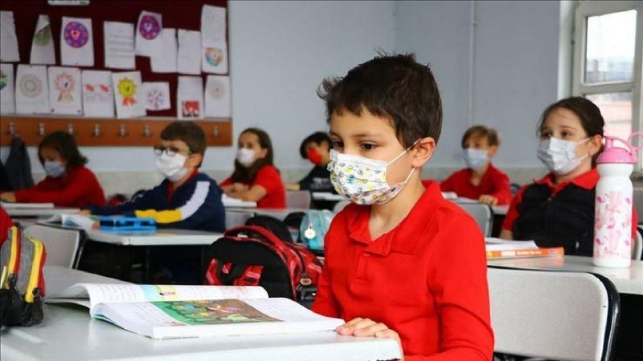 Okullar yeniden kapanacak mı? Bakan Koca açıkladı