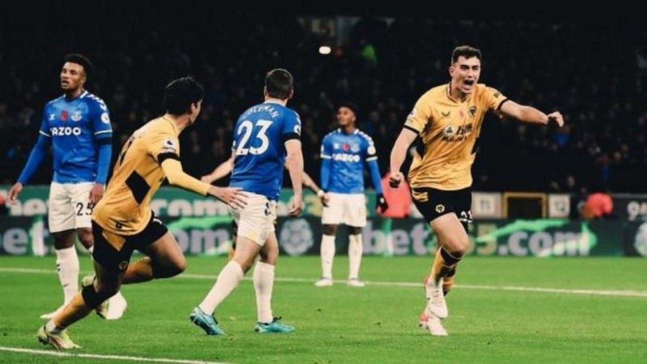 Cenk Tosun’lu Everton, Wolverhampton’ı geçemedi