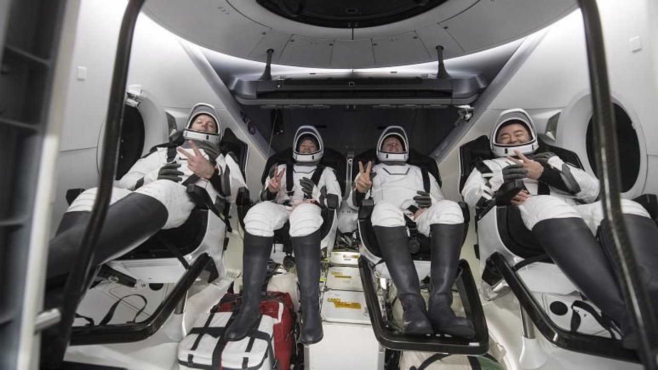 200 gündür uzayda olan astronotlar Dünya’ya döndü