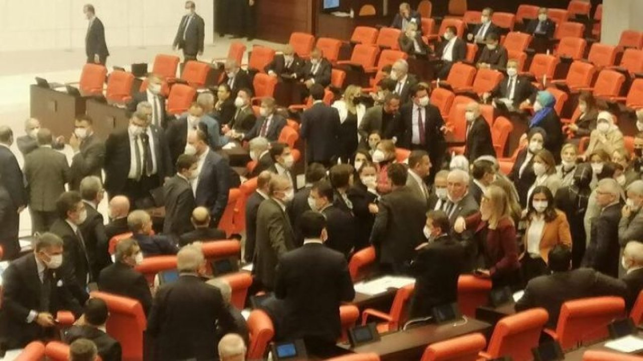Gerginlik tavan yaptı! Meclis yine karıştı! “FETÖ’cüsün sen, sus”