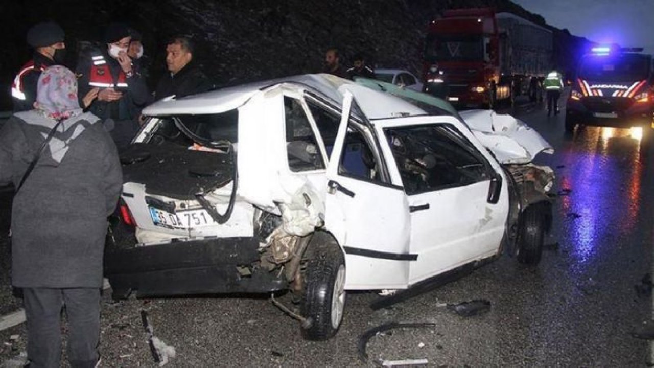 Ortalık savaş alanına döndü! Kazada 11 araç birbirine girdi!
