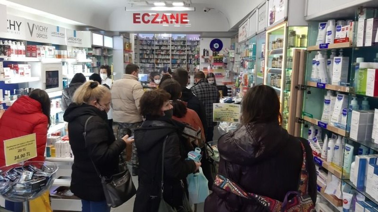Bulgarlar bu sefer de eczanelere akın etti! Onlarca kutu alıyorlar