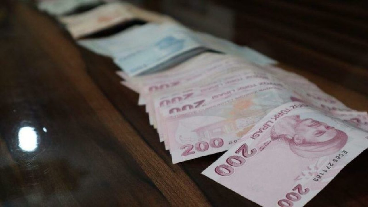 Zabıta bile şaşkın! Dilencinin üzerinden servet çıktı