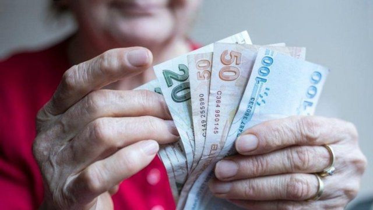 2022 emekli zammı ne kadar olacak? Ünlü profesörden flaş emeklilik zammı paylaşımı