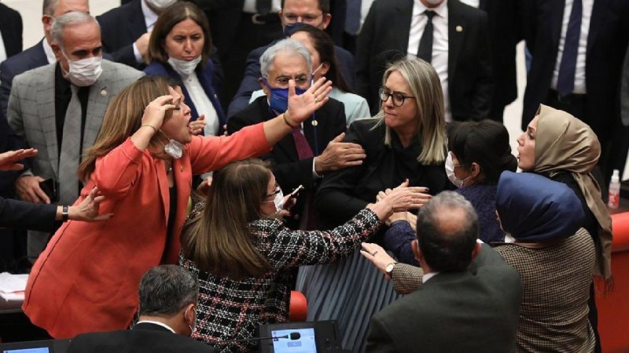 Mecliste yine kavga! AKP’li kadın vekil CHP’li kadın vekilin üzerine yürüdü