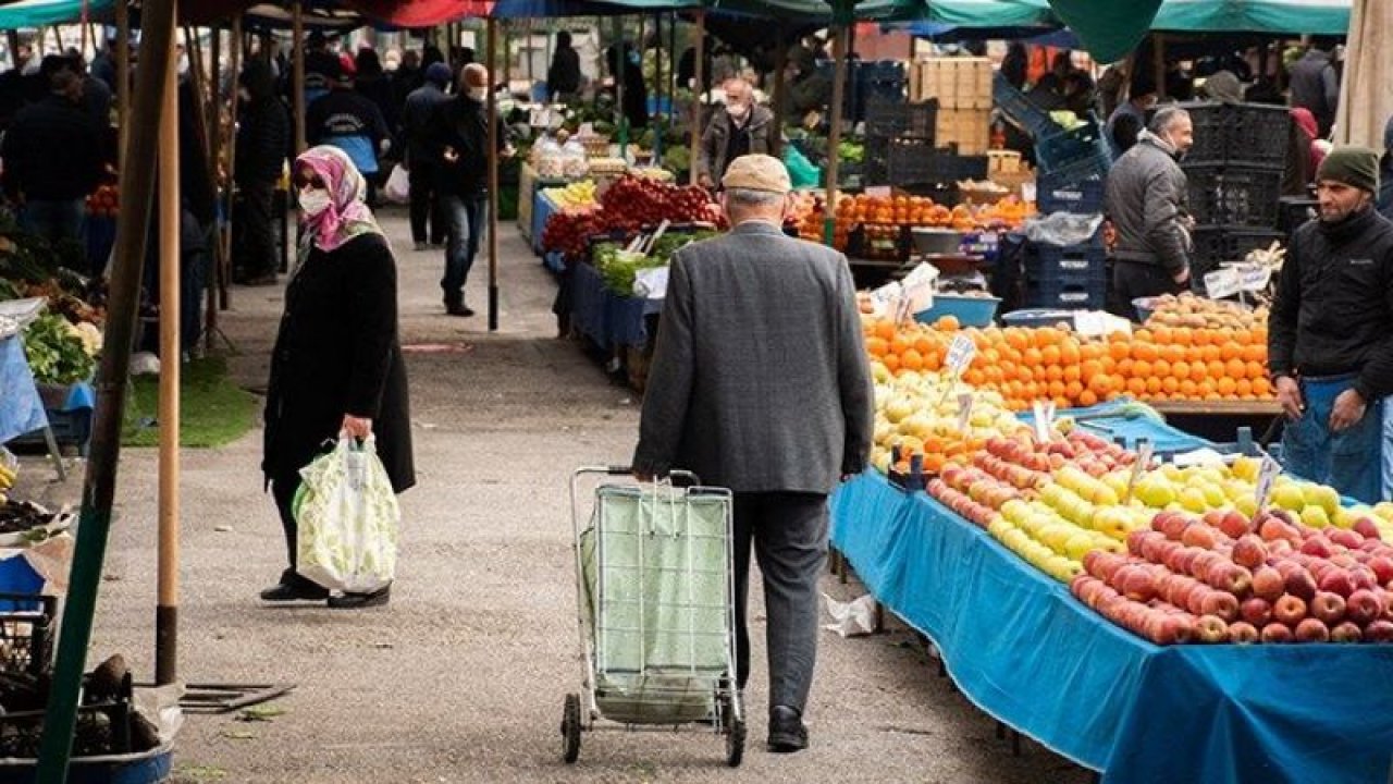 Pazarda ezik sebzeleri alan teyze isyan etti: Memleketin her yeri satıldı