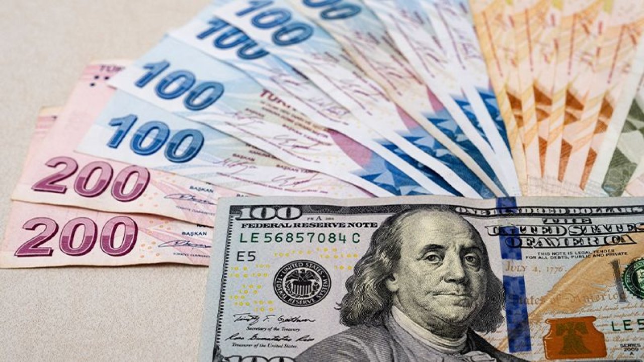 Döviz kurlarında hareketlilik: Dolar 14 liranın üzerini gördü