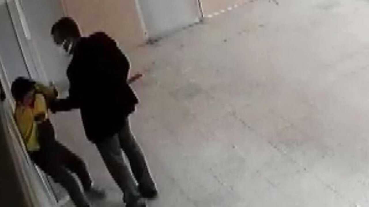 Okulda rezalet görüntü! Ortaokul öğrencisini öldüresiye dövdü