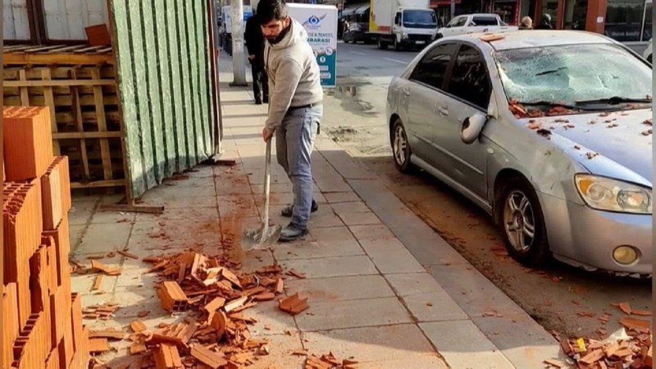 Tartıştığı kişinin aracını tuğla yağmuruna tuttu, araba pert oldu