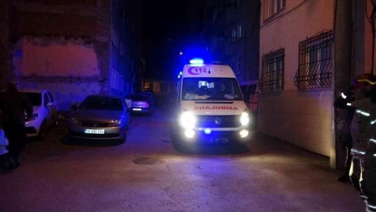 Bursa’da eşini bıçaklayarak öldüren erkek daireyi ateşe verdi