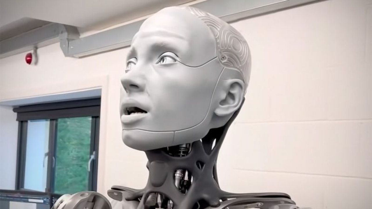 İnsansı robot Ameca gerçekçiliği ile korkuttu