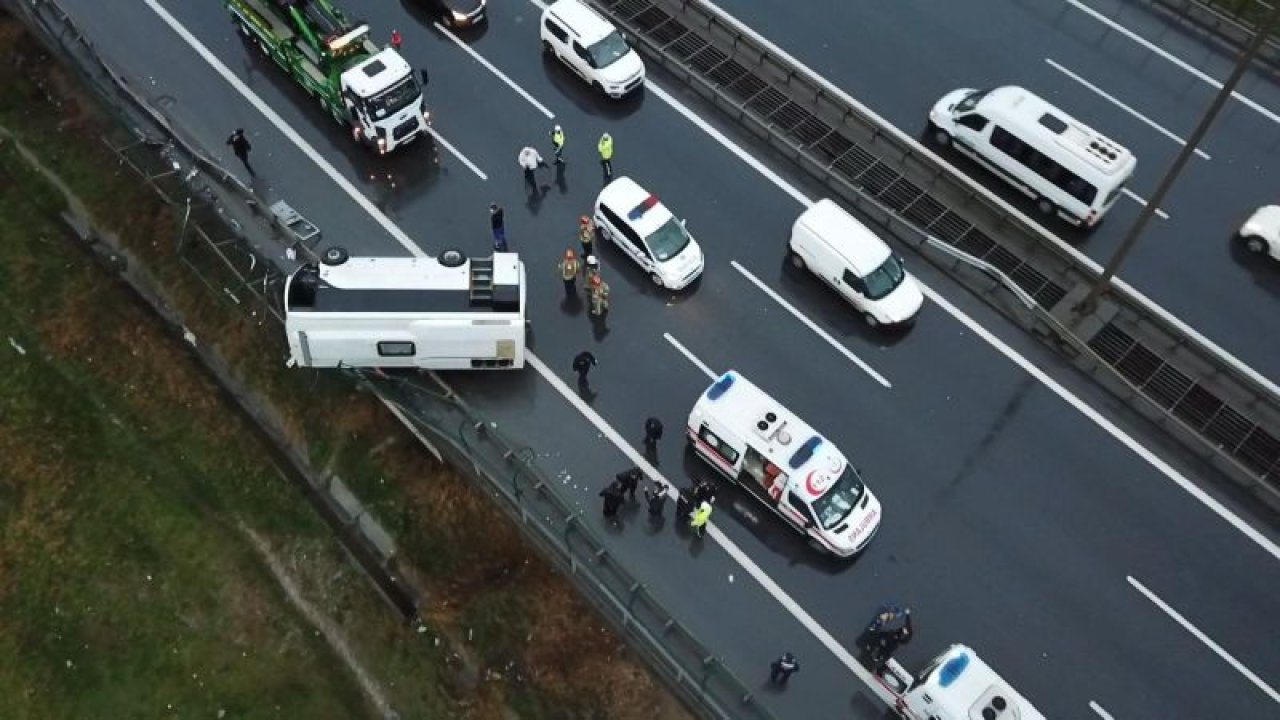 İstanbul’da yürekleri ağza getiren kaza! Viyadükte asılı kaldı