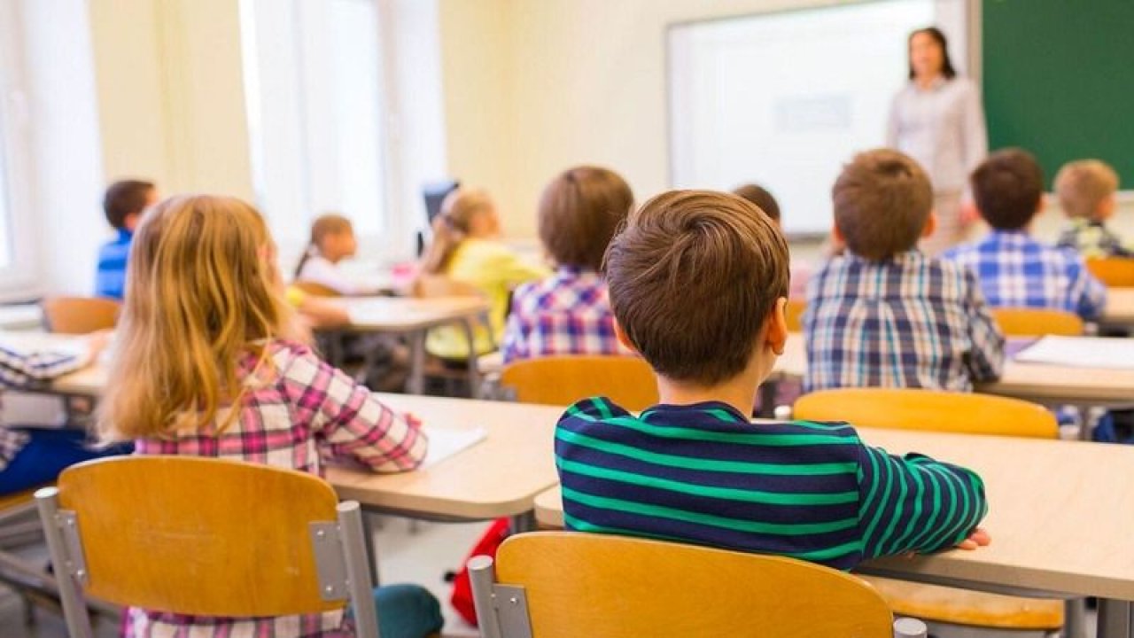 Sahte öğretmen din dersinde çocuklara ‘Dabbe’ izletti