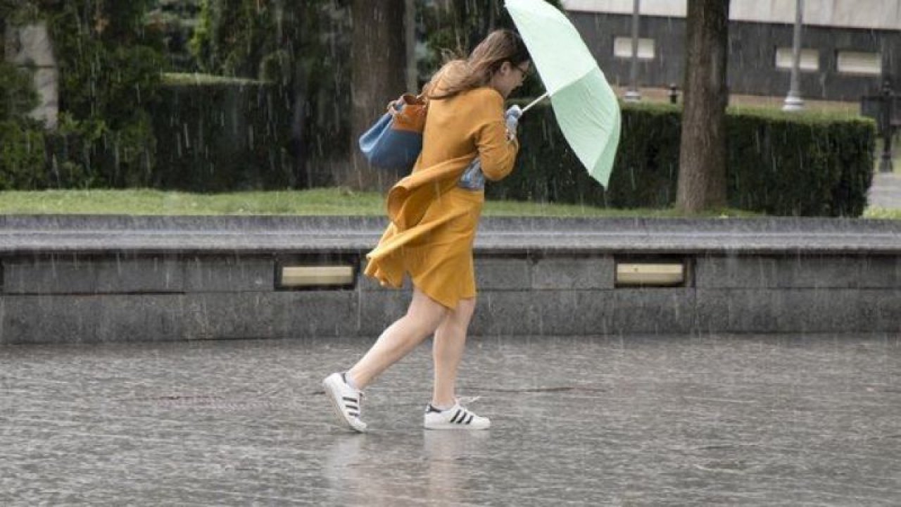 Fırtına geri geliyor! Meteorolojiden şiddetli rüzgar uyarısı!
