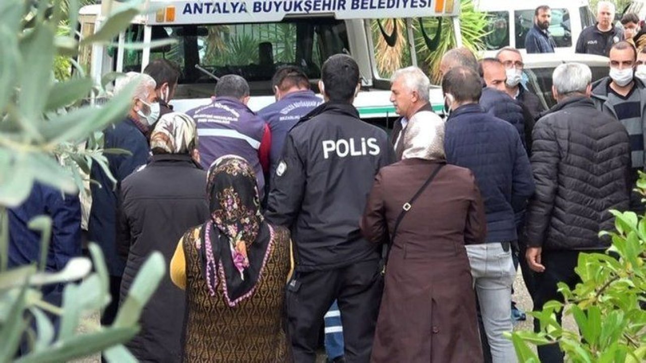 Öldürdüğü karısının sabaha kadar başında bekledi, polise giderek teslim oldu