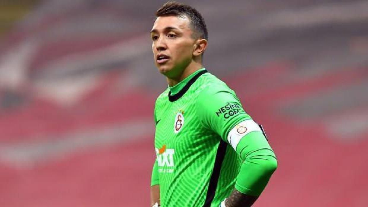 Spor dünyası bu haberle yankılanıyor! Muslera Galatasaray’dan ayrılıyor mu?