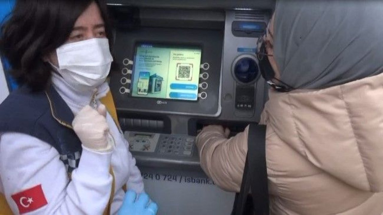Para çekmek isterken elini ATM’ye sıkıştırdı