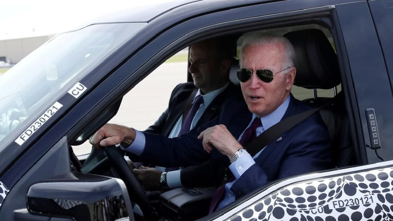 ABD Başkanı Biden araba fiyatlarını uçuk buldu! “Sadece iki çözümümüz var”