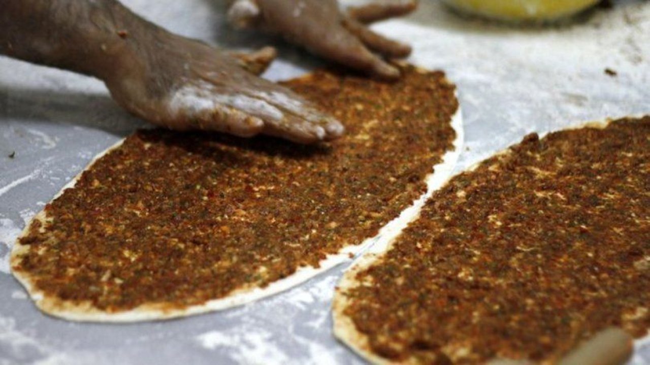 Armağan Çağlayan’dan lahmacun isyanı