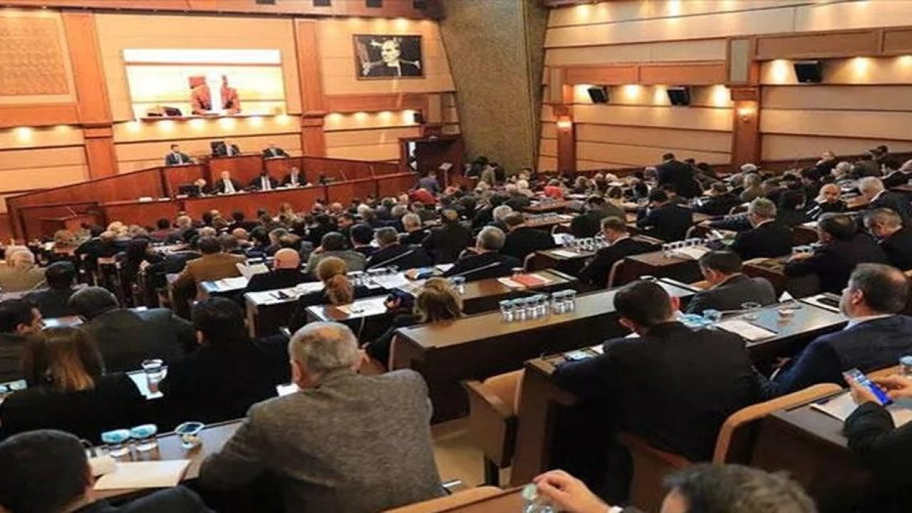 İBB Meclisi’nde ipler yine gerildi! Sevtap Ayman İstifa mı etti, ettirildi mi?