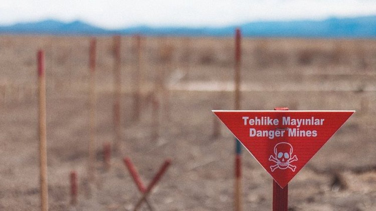 Türkiye’ye kaçak girmeye çalışan Suriyeli kadın mayına bastı