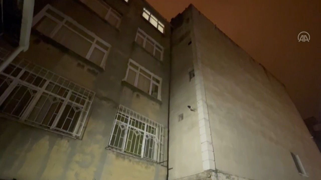 İstanbul’da mültecilerin yaşadığı bina ateşe verildi