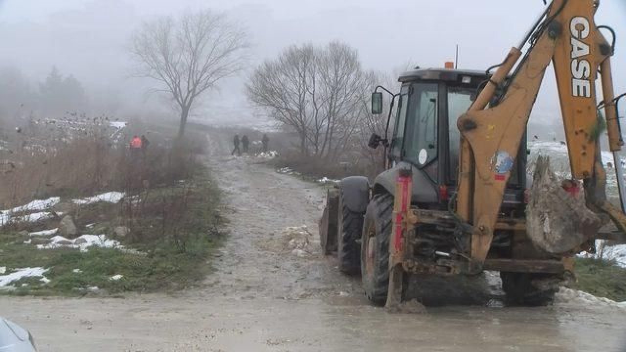 Boş araziye kimse alınmamıştı!  Gizemli kazının altından ceset çıktı!