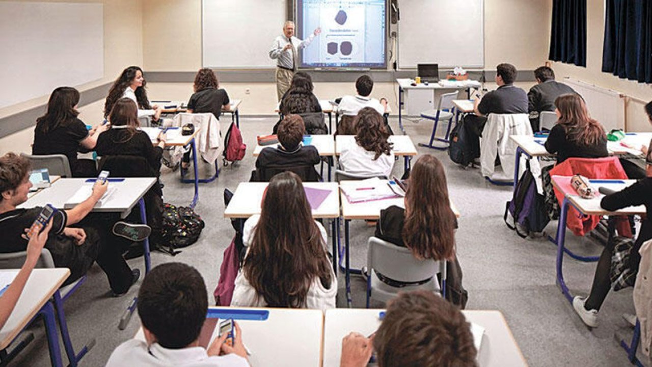 Veliler ve öğrenciler merak ediyordu! Yüz yüze eğitime ara verilecek mi?