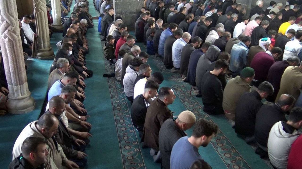 Kısıtlamasız bayram Diyarbakır’da sevinçle karşılandı