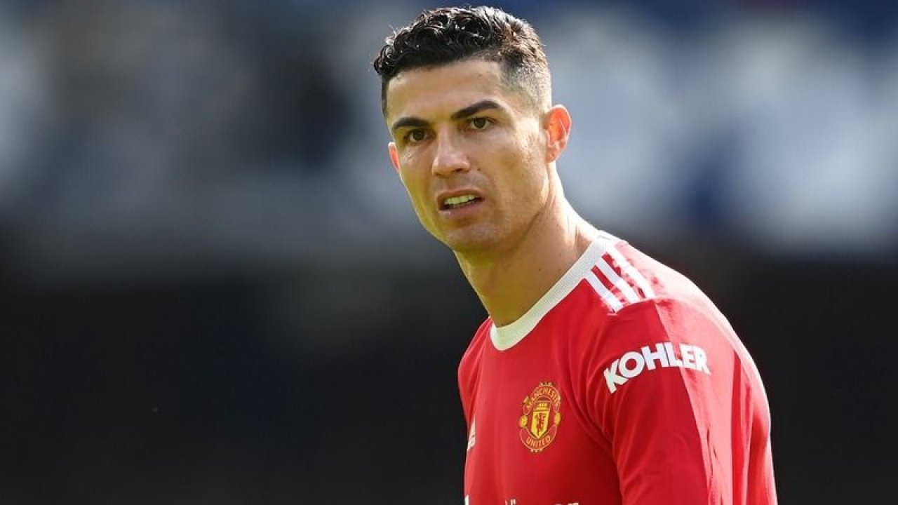 Manchester United’tan ayrılacak Ronaldo için bomba transfer iddiası! Ezeli rakibe gidiyor