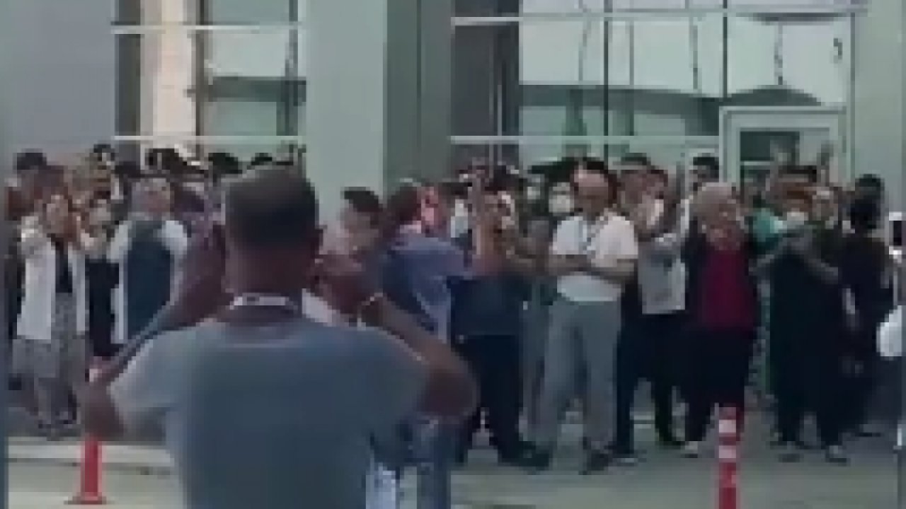 Konya Şehir Hastanesi’nde katledilen Ekrem Karakaya’nın ardından doktorlar iş bıraktı, sloganlar attı