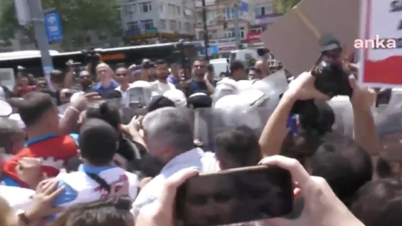 Konya Şehir Hastanesi’nde katledilen Ekrem Karakaya’nın ardından doktorlar ülke çapında iş bıraktı