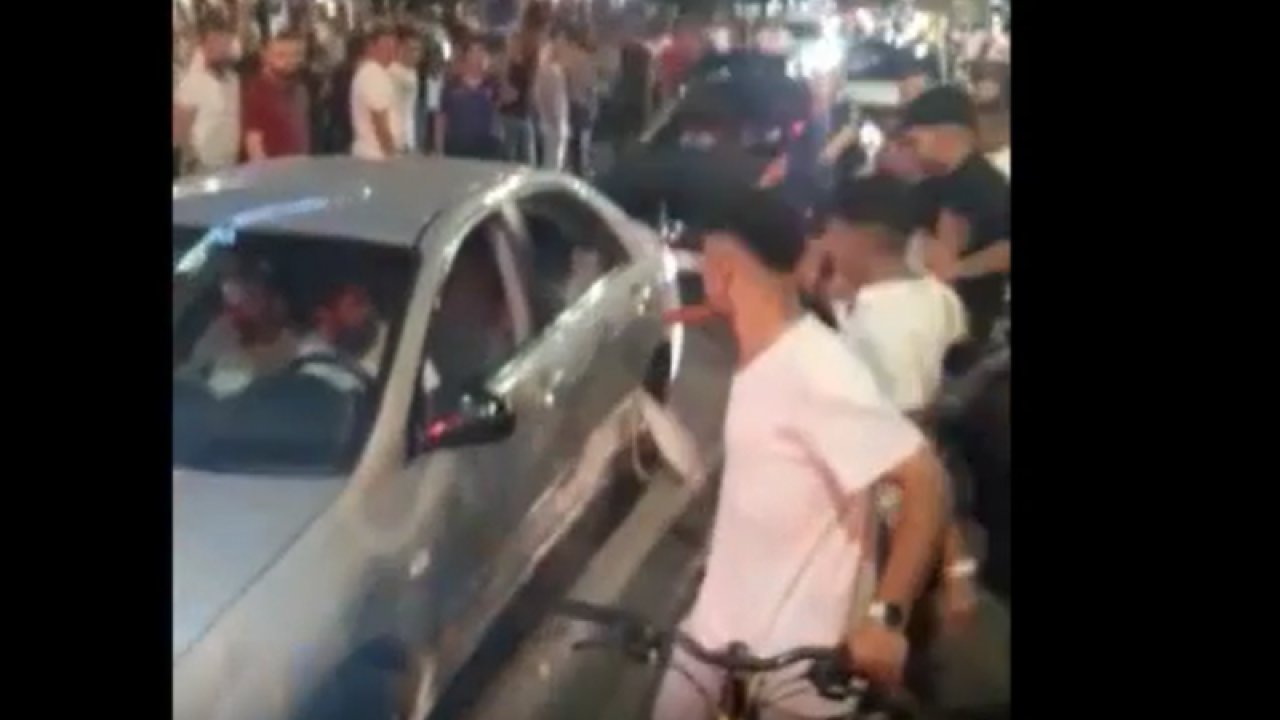 Şanlıurfa’da Suriyeliler bayrak açarak konvoy yaptı, Türk vatandaşları büyük tepki gösterdi