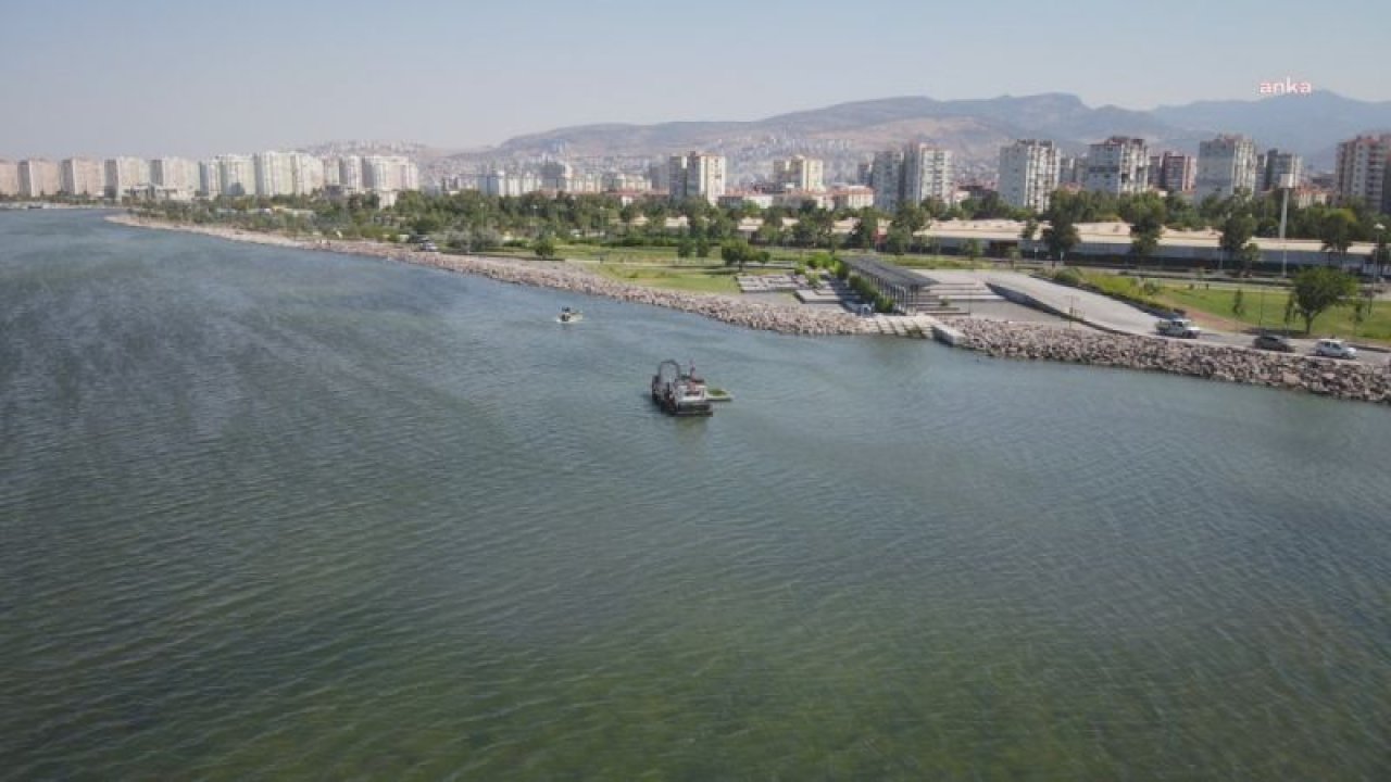 BOSTANLI SAHİLİNDE DENİZ MARULU TEMİZLİĞİ TAMAMLANDI