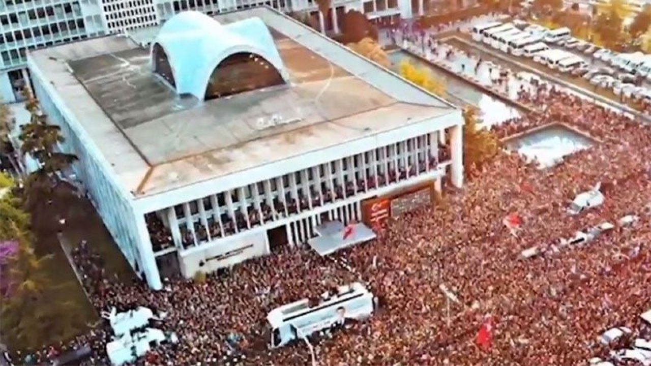 İstanbul Valisi’nin paylaştığı 15 Temmuz videosundan Ekrem İmamoğlu çıktı