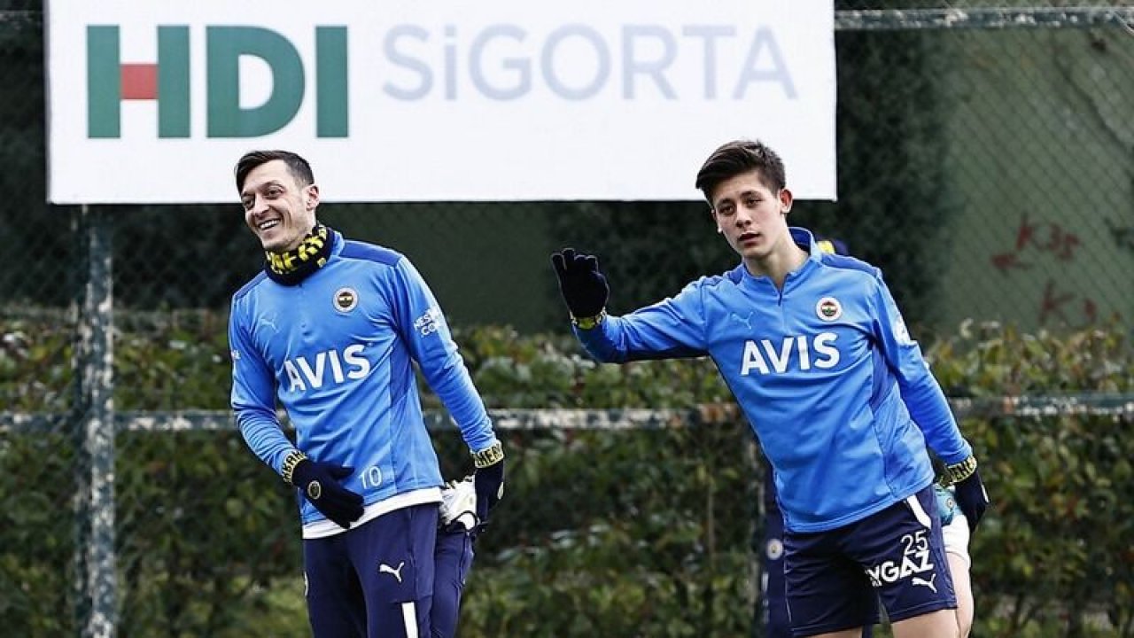 Fenerbahçe’nin yıldızı Arda Güler, Mesut Özil’e veda etti