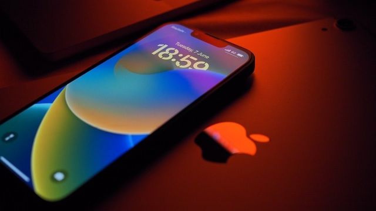 Apple, kilitleme modunu kırana 2 milyon dolar ödül verecek!