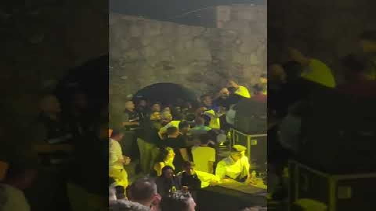 Sibel Can konserinde Belediye Başkanı olay çıkardı