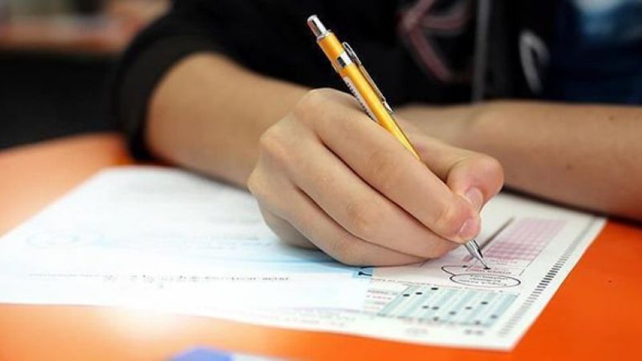 İBB’den üniversite adaylarına YKS tercih desteği! 22 ayrı noktada uzmanlar hizmet verecek