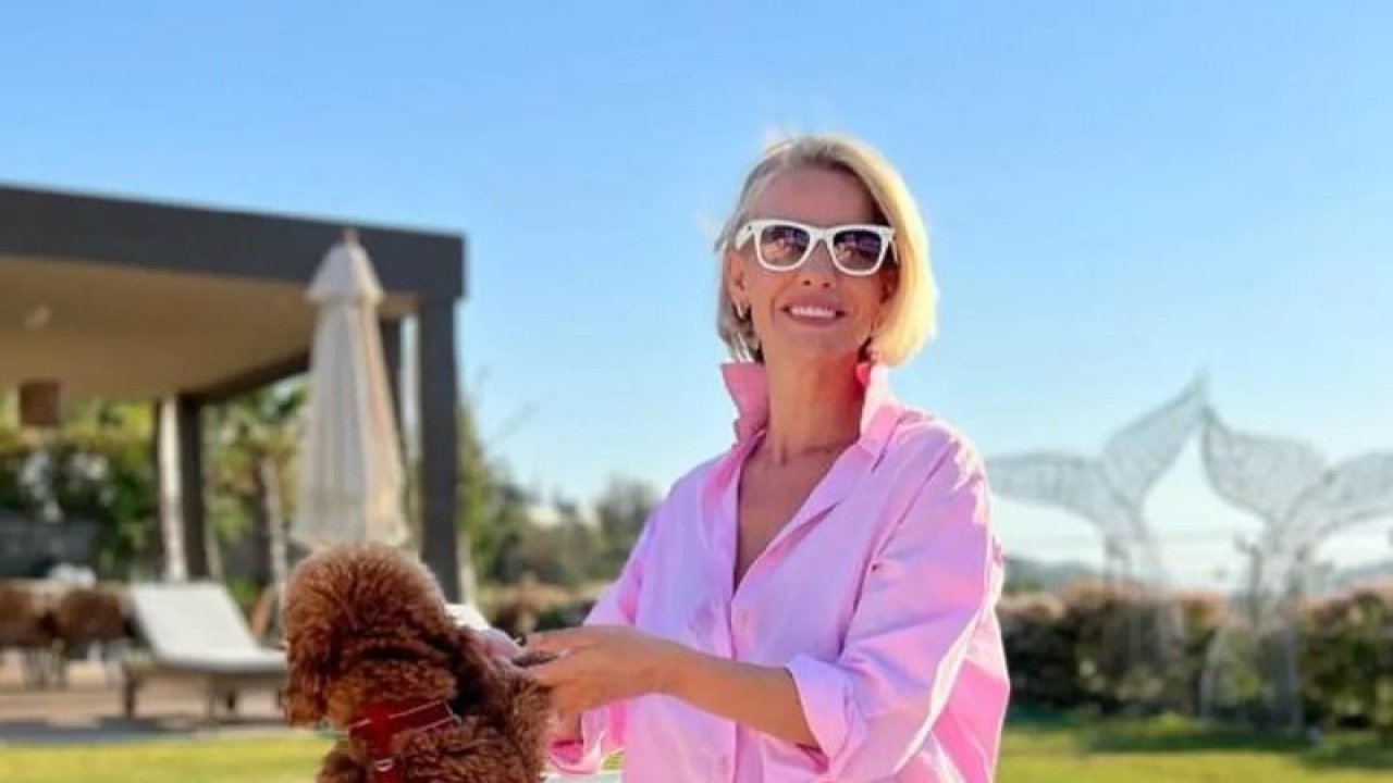 Esra Erol’un tatil pozuna eşinden romantik yorum: “Çok güzelsiniz, tanışalım mı?”