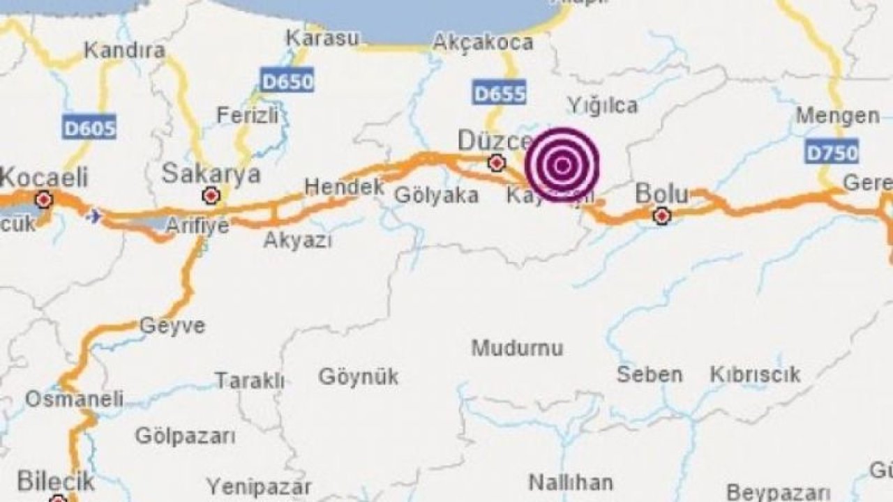Düzce gece depremle sallandı! Bazı vatandaşlar korkudan kendini sokağa attı