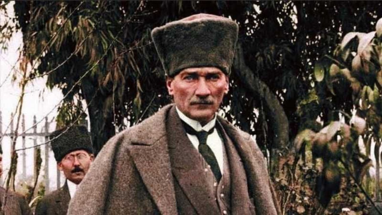 Böyle terbiyesizlik görülmedi! AKP’li isim Atatürk’ü FETÖ’ye benzetti