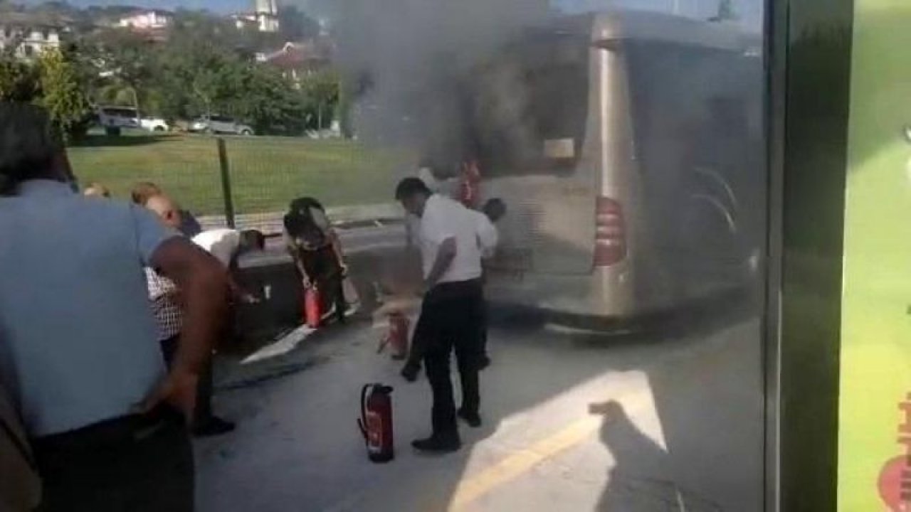 Acıbadem’e giden metrobüs cayır cayır yandı! Yolcular son anda yanmaktan kurtuldu