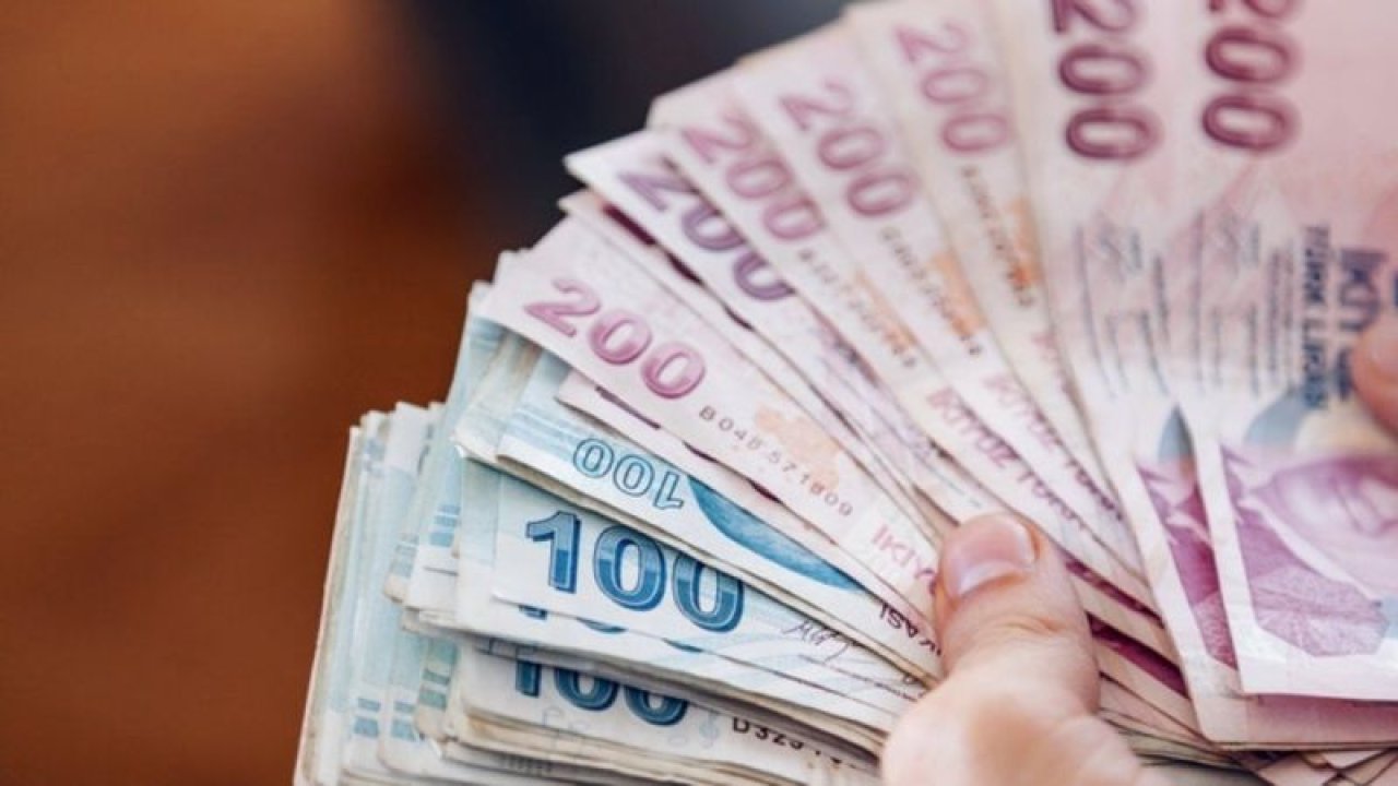 Üniversitelilere bir darbe daha geldi! Harç ücretlerine rekor zam, işte yeni ücretler…