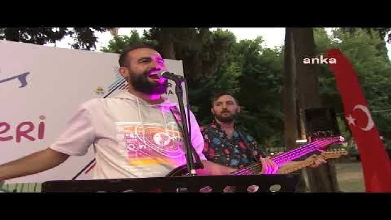 ADANA’DA ‘Bİ YAZ’ KONSERLERİ SÜRÜYOR