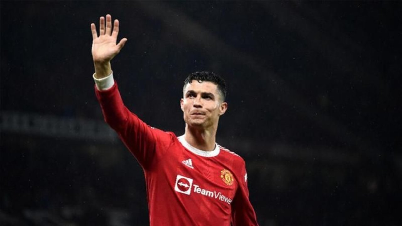 Cristiano Ronaldo transferi hakkında flaş gelişme! Dev kulübe önerilen yıldız oyuncu için formül arayışı başladı