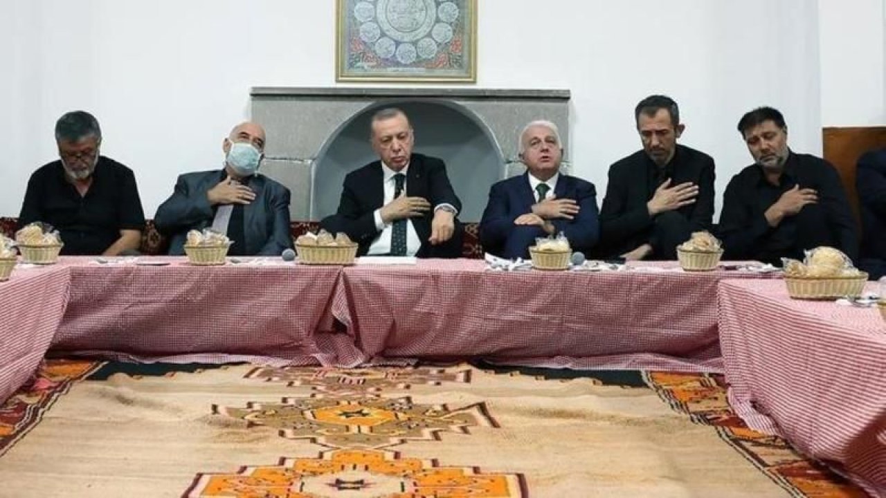 Cumhurbaşkanı Erdoğan’ın gittiği cemevinde tablolar değişti mi? Tartışma yaratan görüntü ile ilk açıklama!