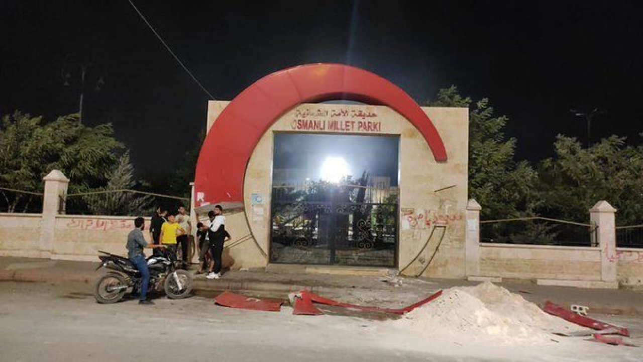 Suriyelilerden Türk düşmanlığı! Türk bayrağını yaktılar, askerlerimizi engellediler