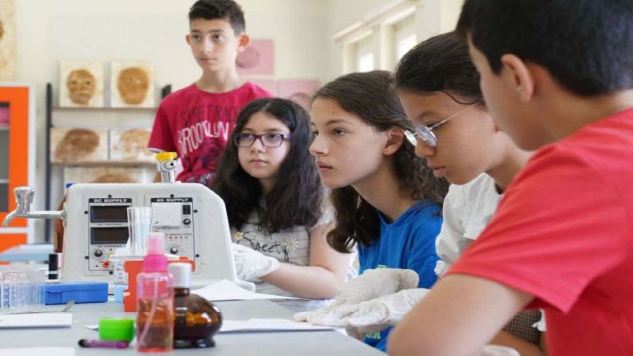 1 milyon öğrenci tatilini yaz okullarında değerlendiriyor