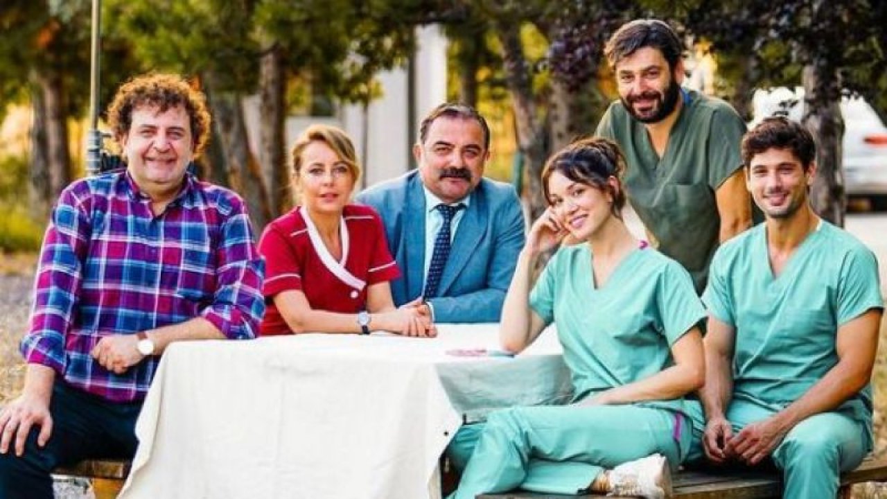 Kasaba Doktoru dizisinin yeni sezonu başlıyor mu? Başrol oyuncusu Ozan Akbaba duyurdu!